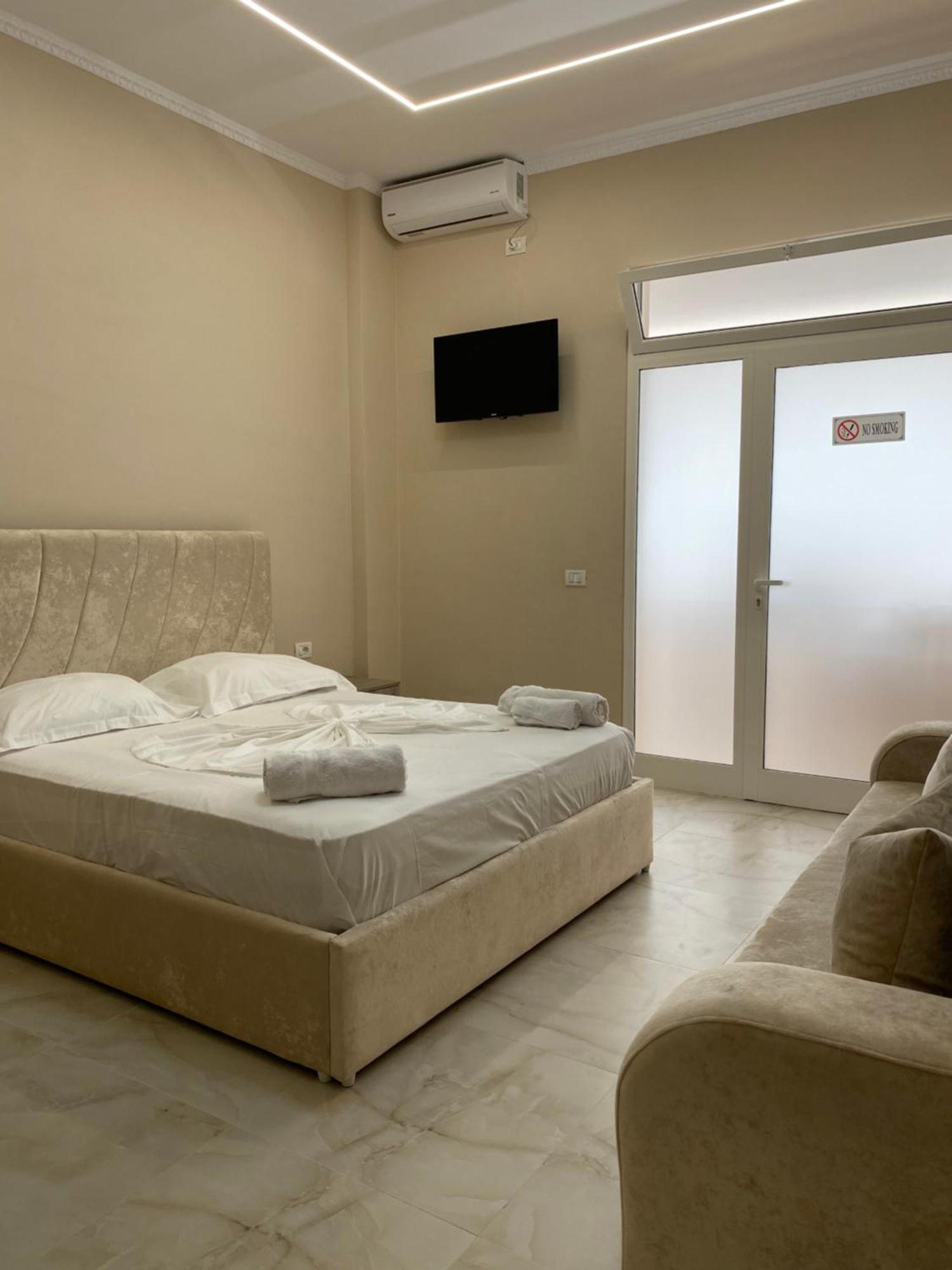 Troy Aparthotel Durres Exterior photo